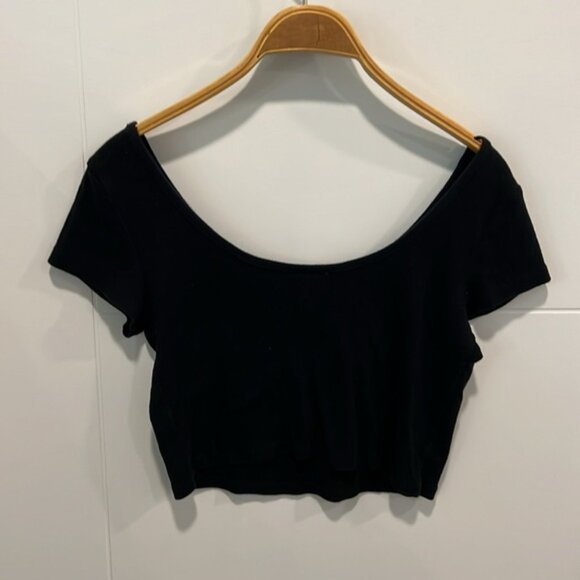 Mossimo black crop top size medium - Picture 6 of 7